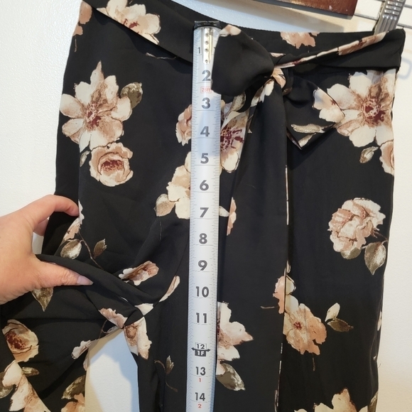 NEW J.O.A. Los Angeles Floral Palazzo Pants with Tie Size XS - Picture 15 of 17